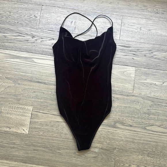 Abercrombie & Fitch | Black velvet cowl neck bodysuit - Picture 3 of 13